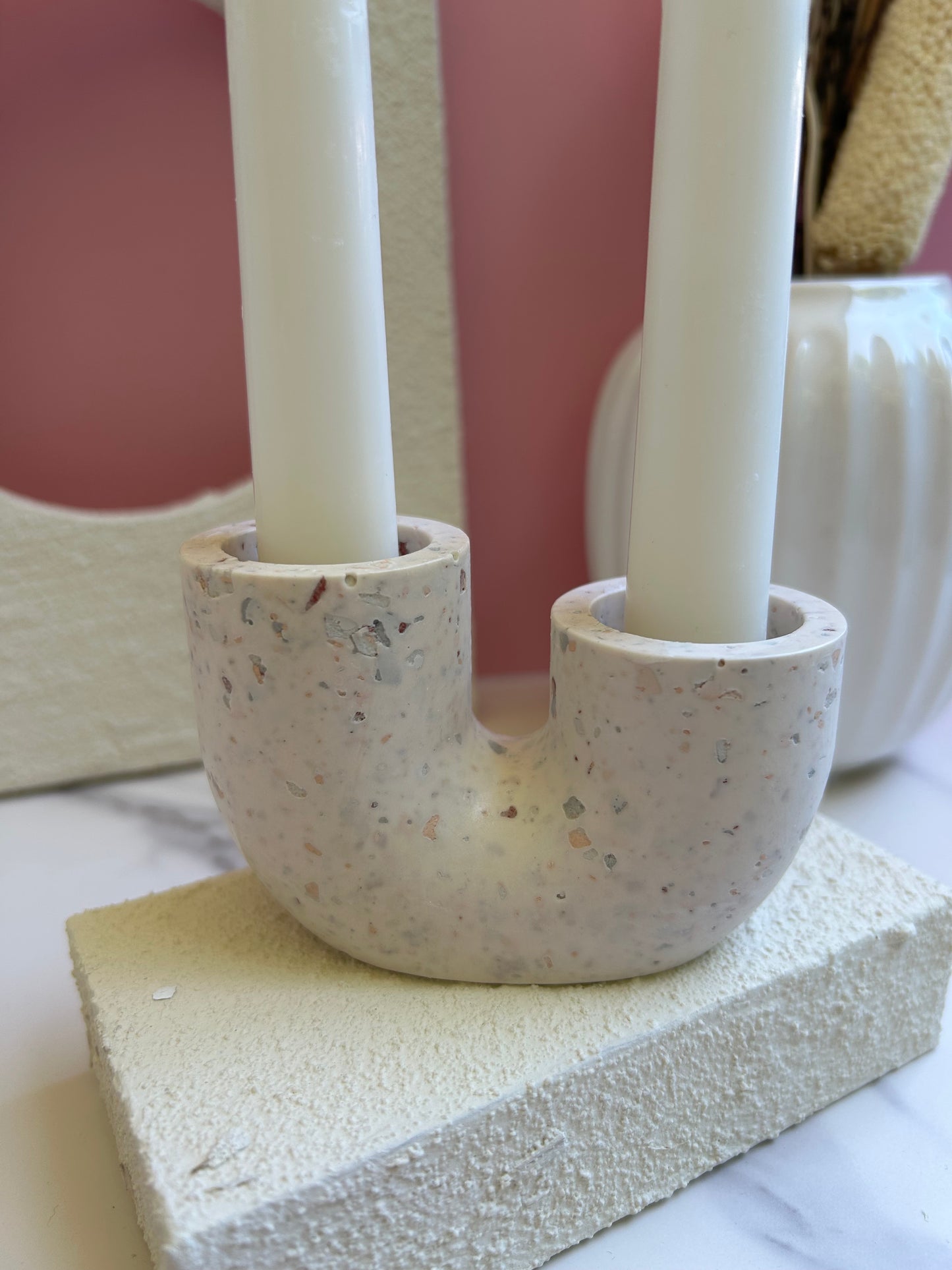 Terrazzo-Stabkerzenhalter