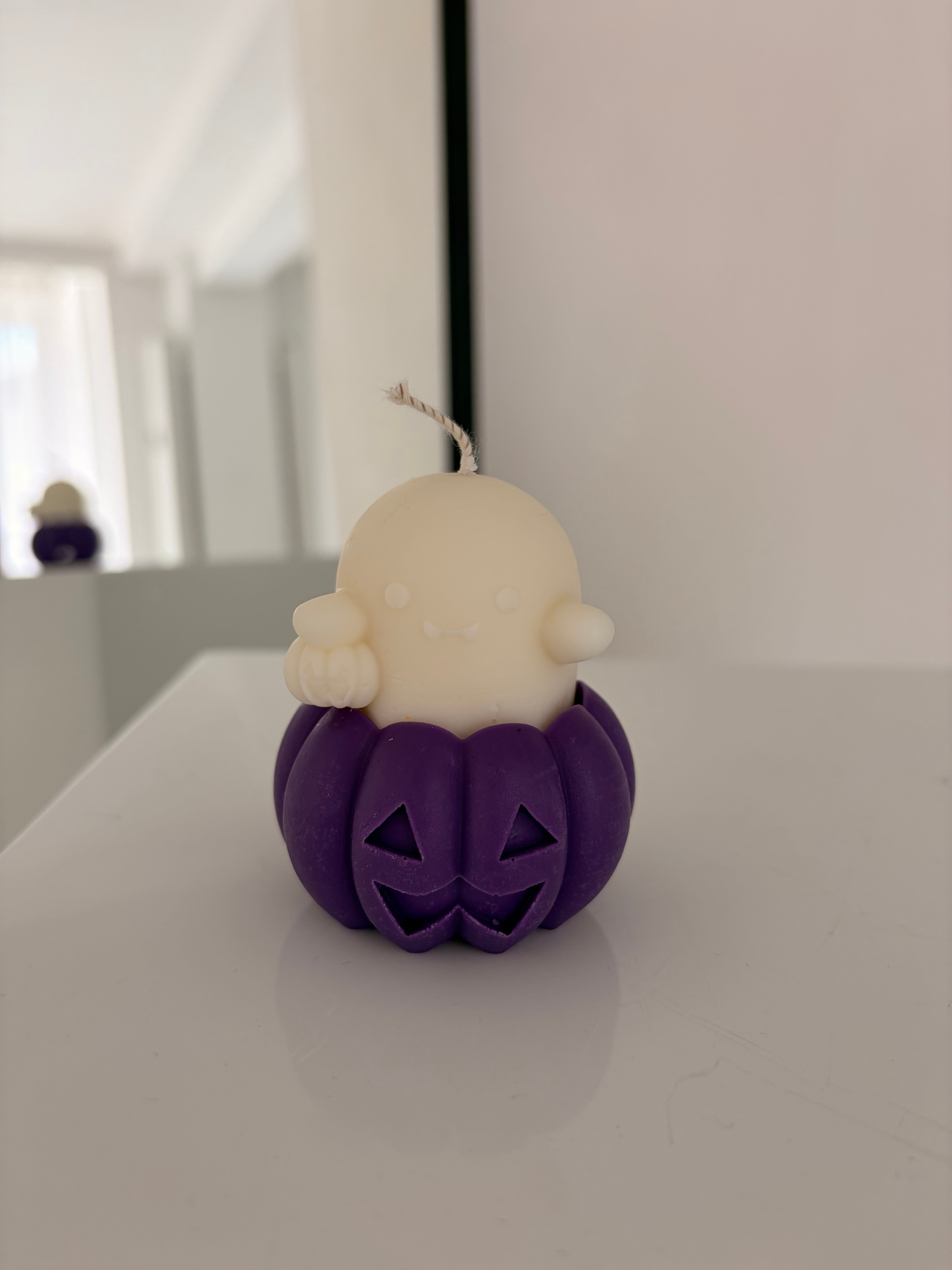 Geist im Kürbis Kerze