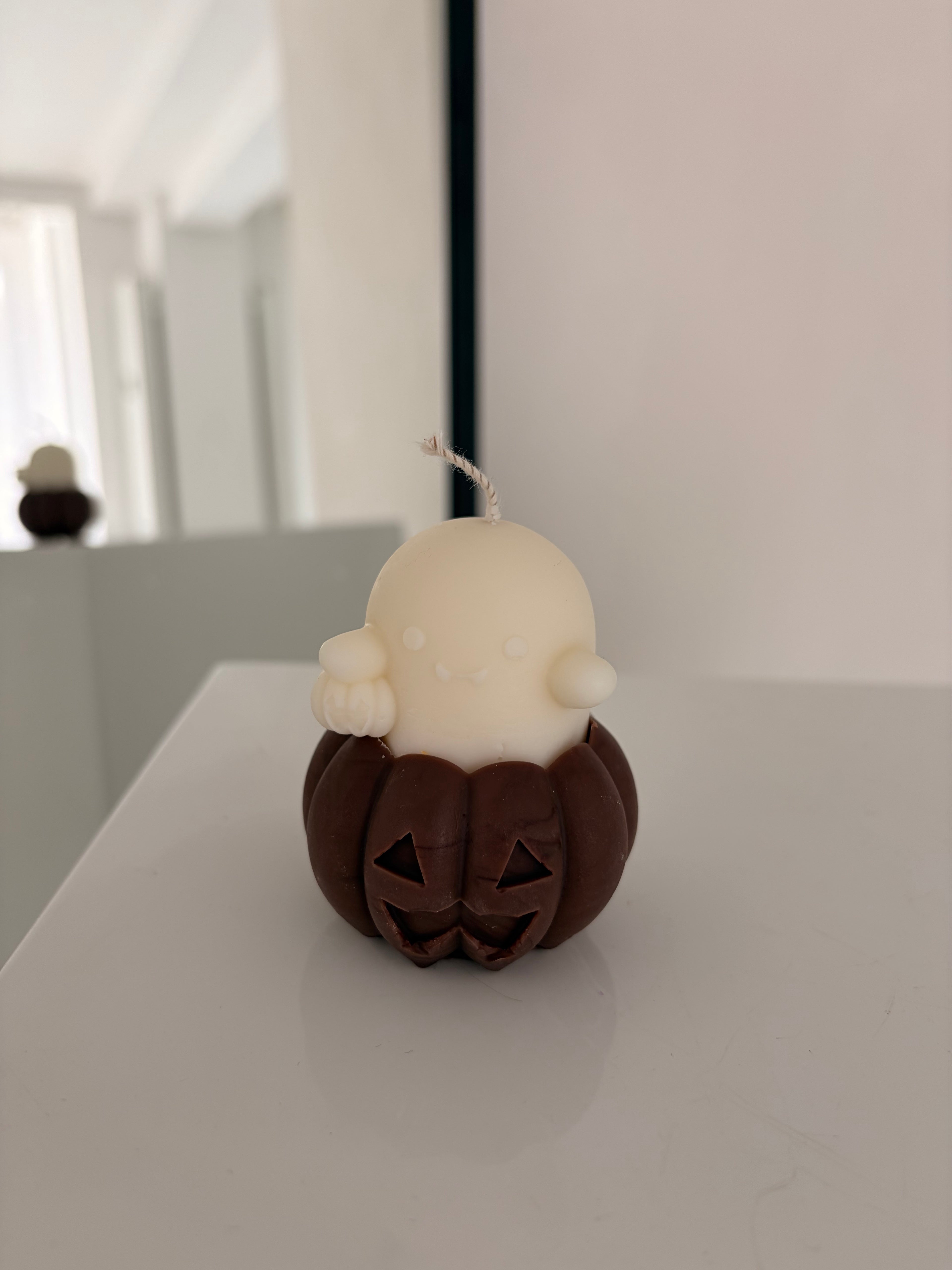 Geist im Kürbis Kerze